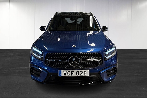Mercedes-Benz GLB200 5 of 5