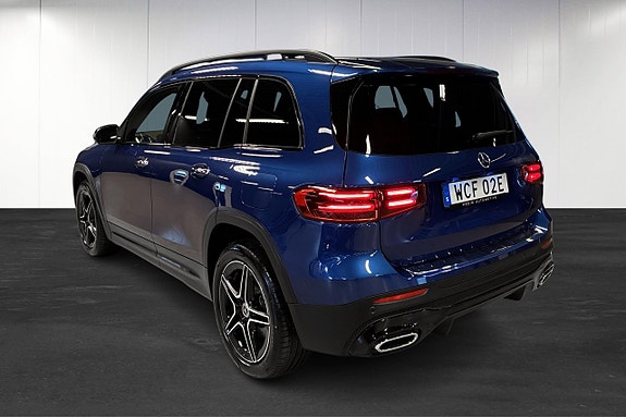 Mercedes-Benz GLB200 4 of 5