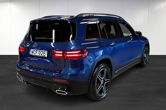 Mercedes-Benz GLB200 3 of 5