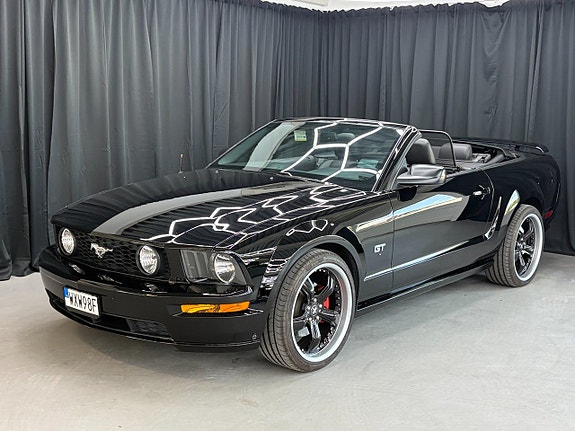 Ford Mustang 12 of 13