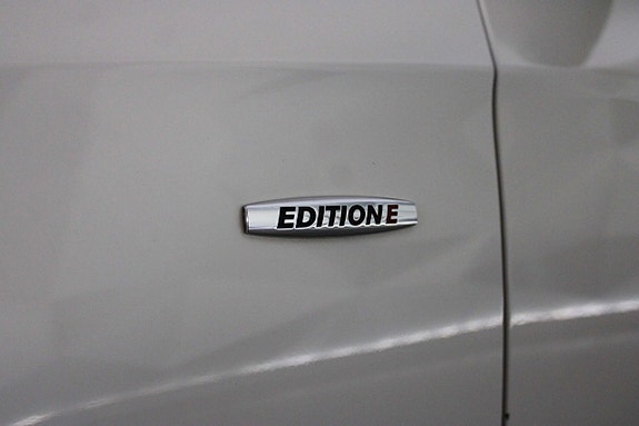 Mercedes-Benz E220 19 of 27