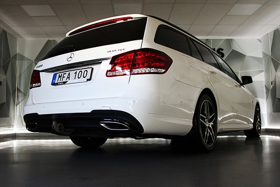 Mercedes-Benz E220 8 of 27