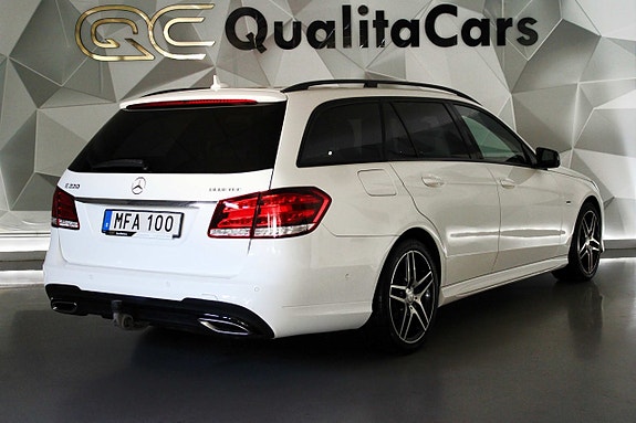 Mercedes-Benz E220 4 of 5