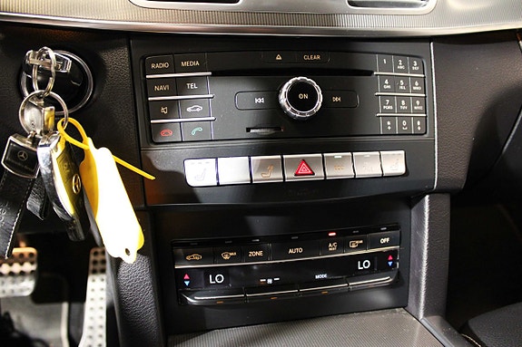 Mercedes-Benz E220 20 of 27