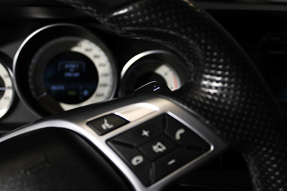 Mercedes-Benz E220 21 of 27