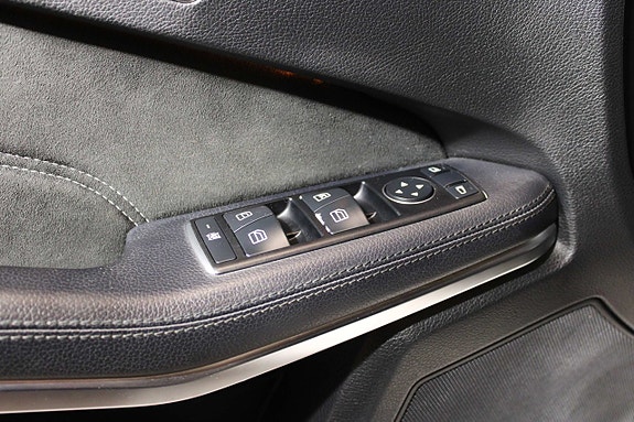 Mercedes-Benz E220 25 of 27