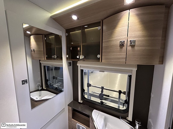 Adria Coral S 670SLT 6 of 18