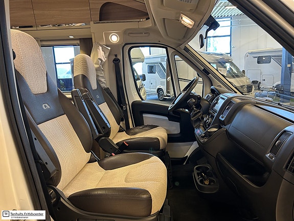 Adria Coral S 670SLT 10 of 18