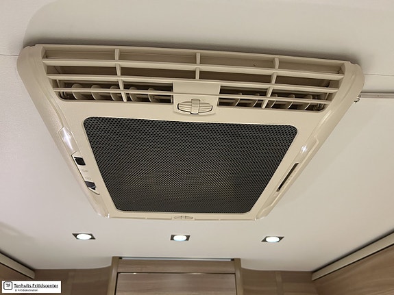 Adria Coral S 670SLT 8 of 18