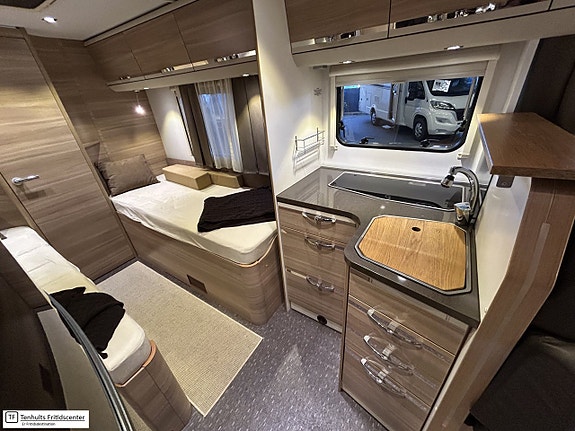 Adria Coral S 670SLT 13 of 18