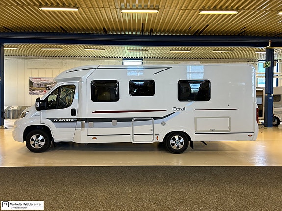 Adria Coral S 670SLT 2 of 18