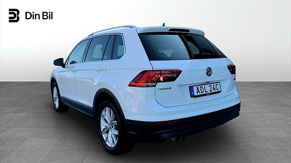 Volkswagen Tiguan 3 of 5