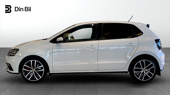 Volkswagen Polo 2 of 5