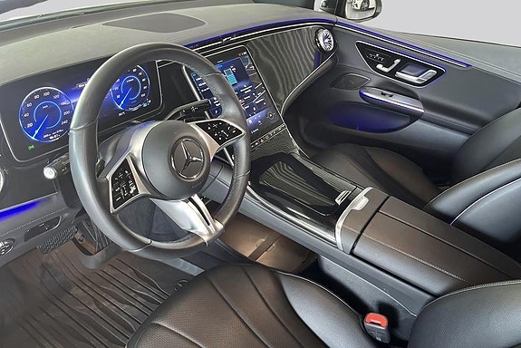 Mercedes-Benz EQE350 18 of 20