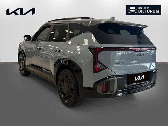 Kia Seltos 6 of 23