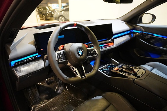 BMW M5 2 of 11