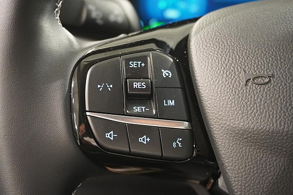 Ford Kuga 14 of 16