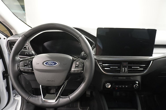 Ford Kuga 12 of 16