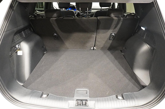 Ford Kuga 10 of 16