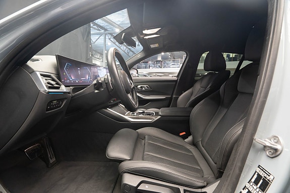 BMW 330e 19 of 28