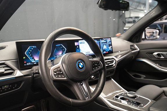 BMW 330e 20 of 28