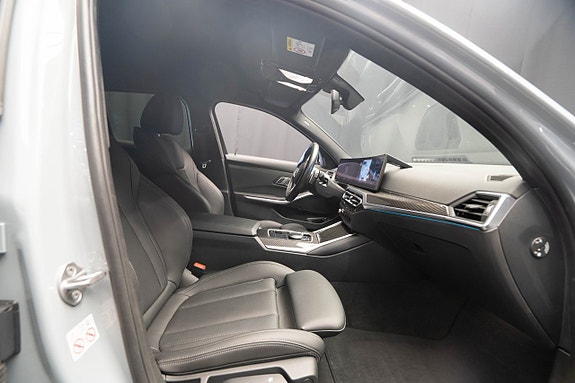 BMW 330e 22 of 28