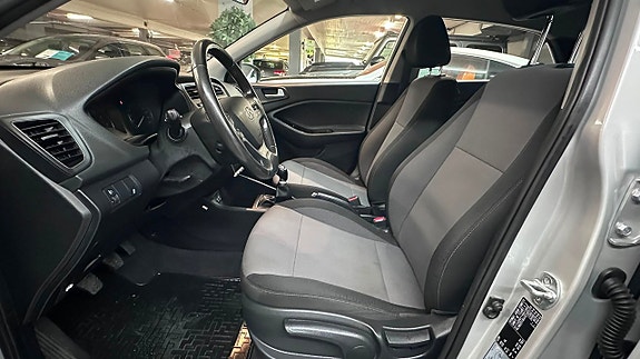 Hyundai i20 8 of 19
