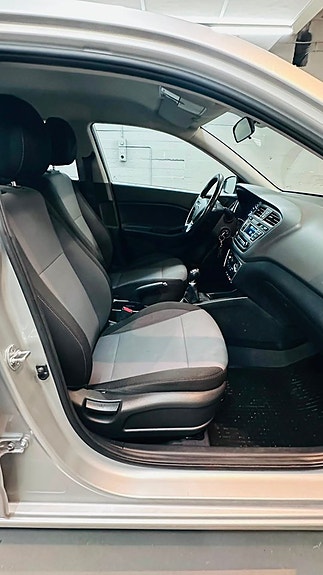 Hyundai i20 12 of 19