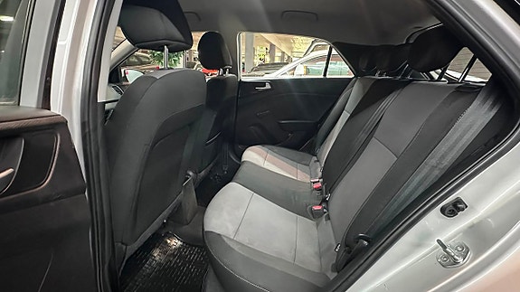 Hyundai i20 7 of 19