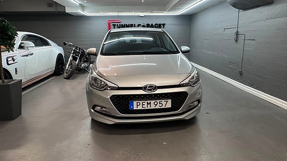 Hyundai i20 3 of 5