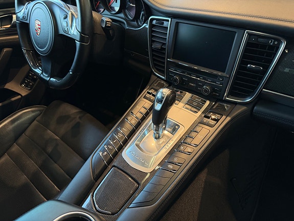 Porsche Panamera GTS 15 of 16