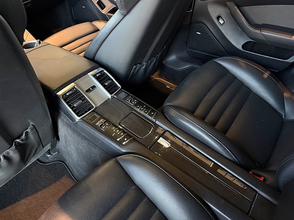 Porsche Panamera GTS 13 of 16