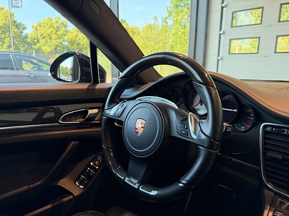 Porsche Panamera GTS 16 of 16