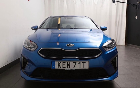 Kia Ceed 2 of 9