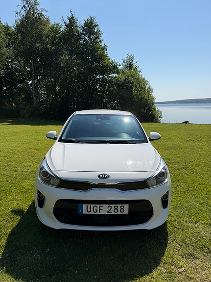 Kia Rio 2 of 5