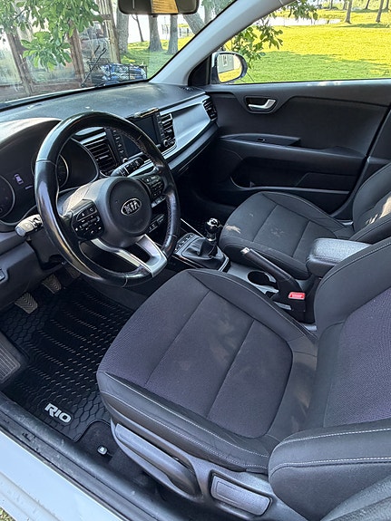 Kia Rio 4 of 5