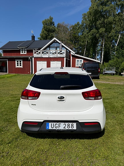 Kia Rio 5 of 5