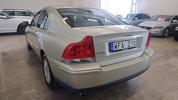 Volvo S60 6 of 16