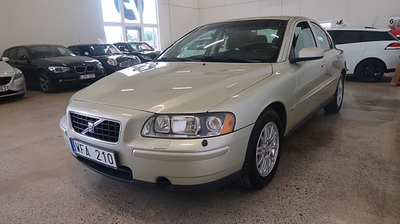 Volvo S60 7 of 16