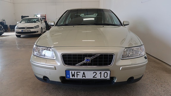 Volvo S60 8 of 16