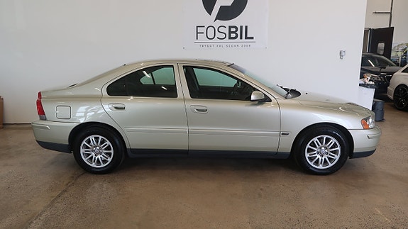 Volvo S60 3 of 5