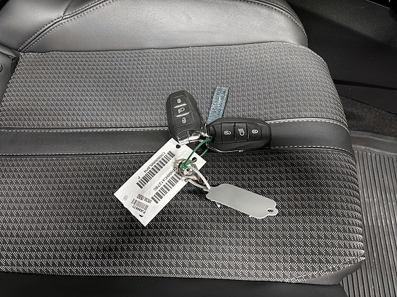 Peugeot 2008 16 of 16