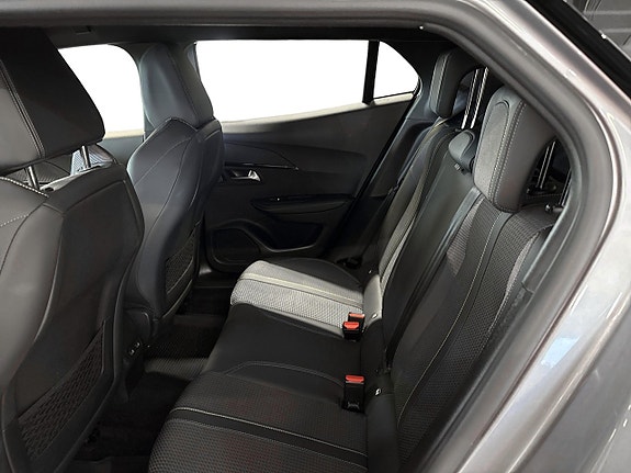 Peugeot 2008 9 of 16