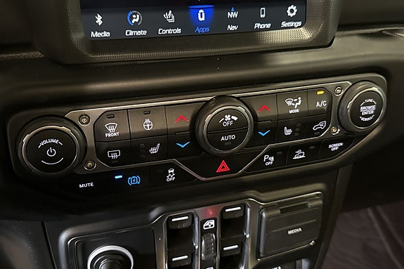 Jeep Wrangler 18 of 23