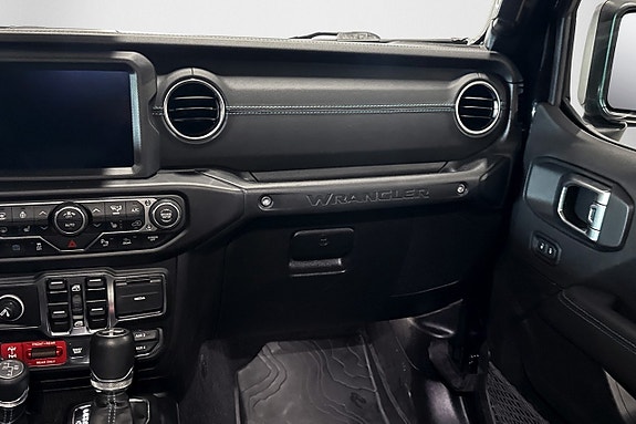 Jeep Wrangler 15 of 23
