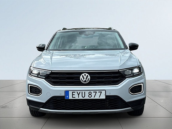 Volkswagen T-Roc 2 of 5