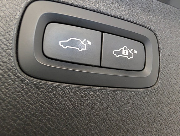 Volvo XC90 6 of 30