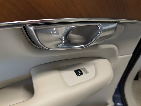 Volvo XC90 16 of 30