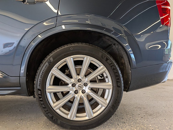 Volvo XC90 19 of 30