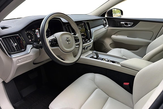 Volvo V60 Cross Country 14 of 21